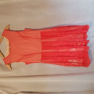 Alice Moon by Moon Collection coral lace overlay boutique dress, back zip EUC